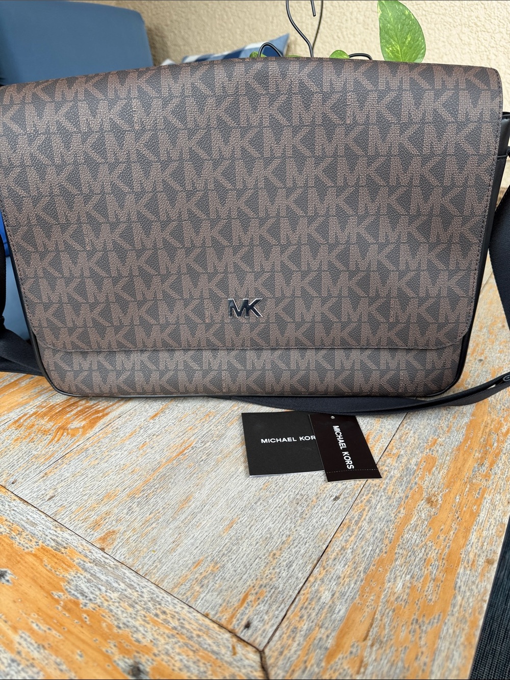 Michael Kors Brown MK Logo Messenger Bag Fits 17in laptop retails $348 Excellent - Picture 10 of 10